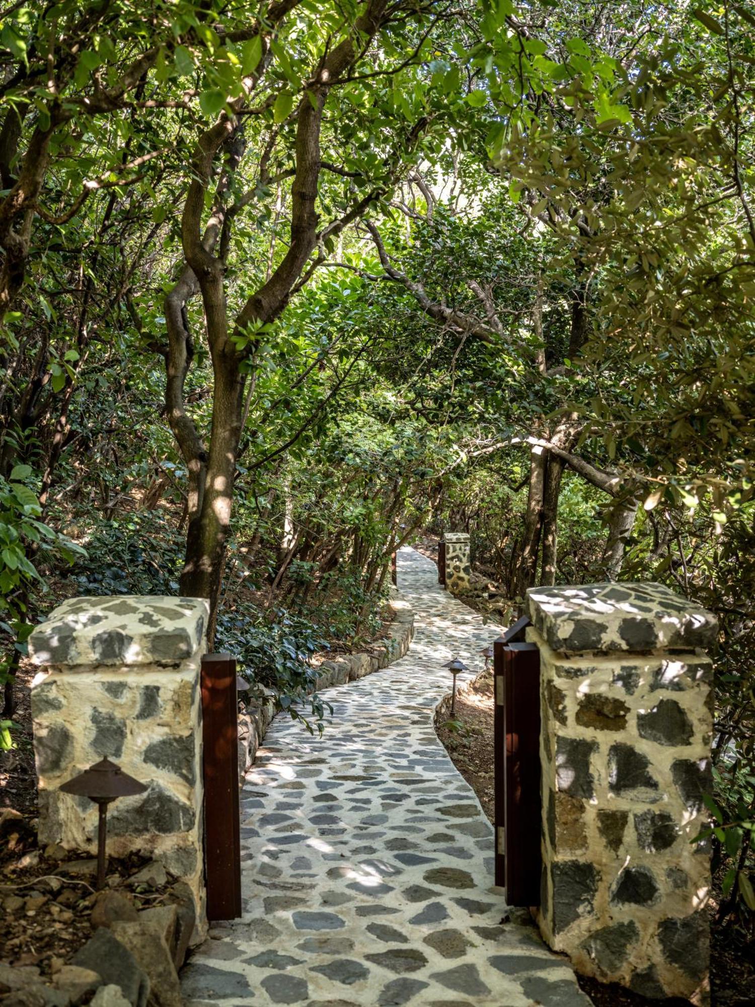 Canouan Estate Resort & Villas Charlestown Exterior photo